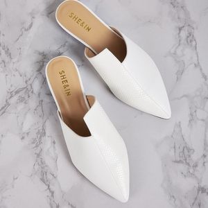 Unique White Point Toe Mules sz 9